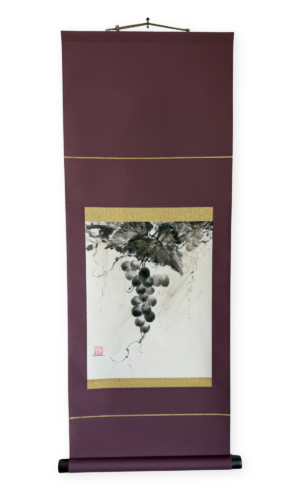 Grapes / Winogrona - Tusz sumi i 24-karatowe złoto na ręcznie wykonanym papierze washi, oprawa kakejiku w Japonii 92 × 35 cm
