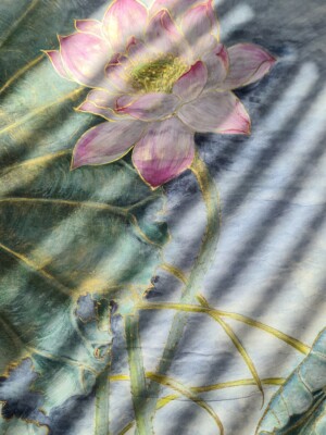Lotus 蓮 / Lotos -Sumi ink, saiboku inks and 24-karat gold on handmade washi paper 43 × 30 cm